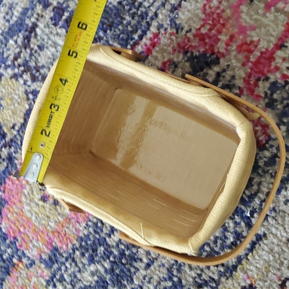 Longaberger Woven Memories Basket with Butternut fabric and Plastic Liner - Picture 6 of 15